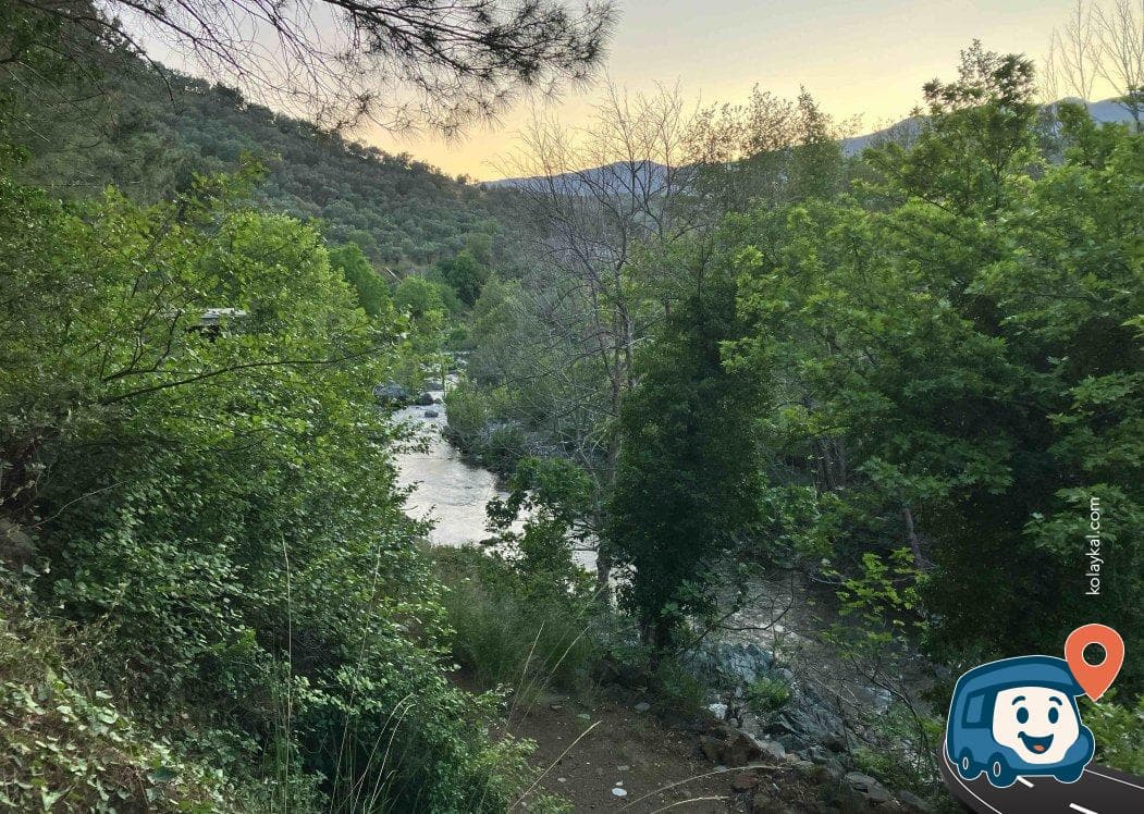 Çeşme Yanı Sakin Otopark ve Doğa Alanı - Edremit, Balıkesir, foto 2