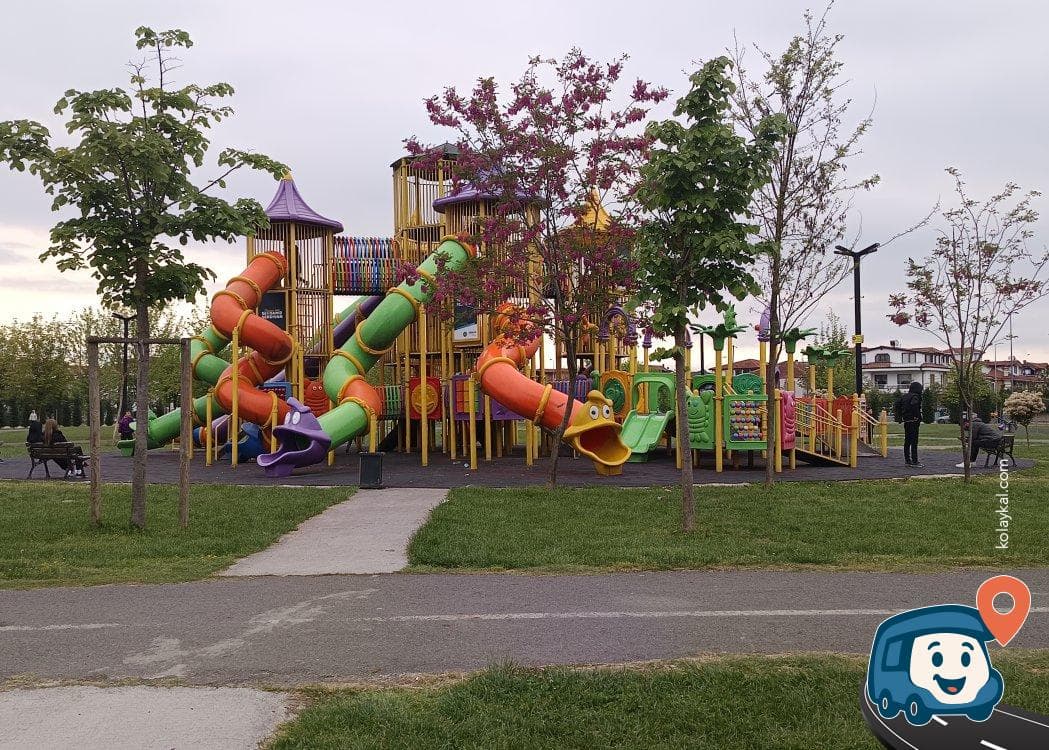 Çocuk Parkı Yanı Otopark ve Dinlenme Alanı - Serdivan, Sakarya, foto 1