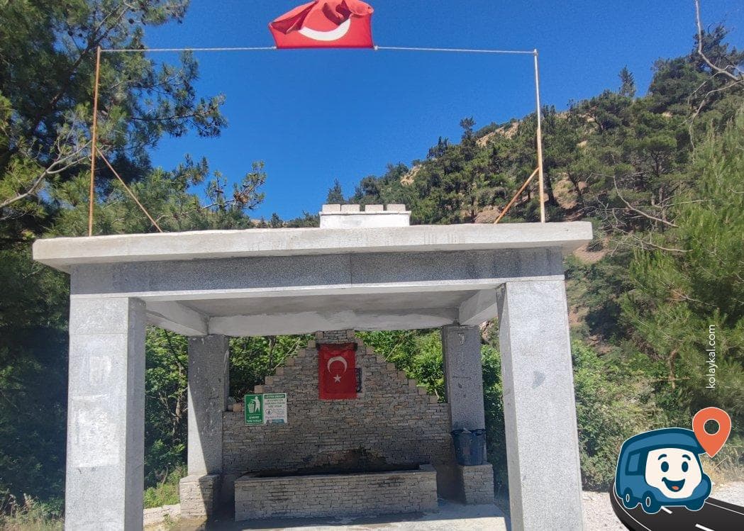 Kozak Yolu Üzeri Ücretsiz Su Çeşmesi - Bergama, İzmir, foto 1