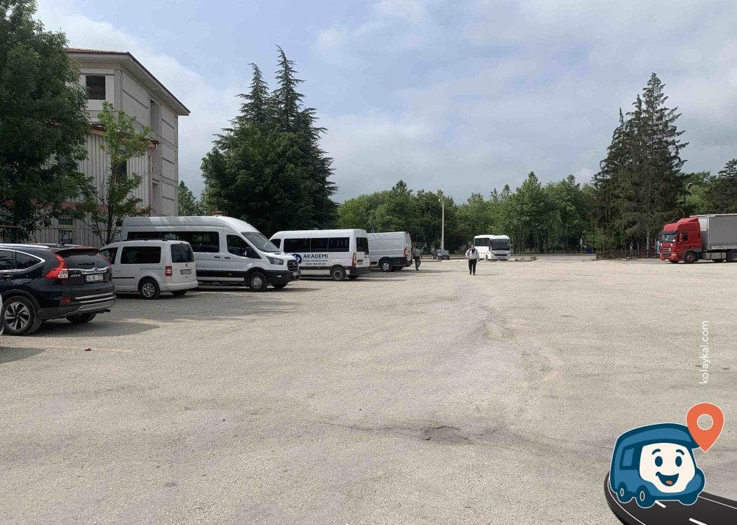 Merkezde Sakin Otopark ve Luna Park Yanı Kamp Alanı - Bolu Merkez, Bolu, foto 1