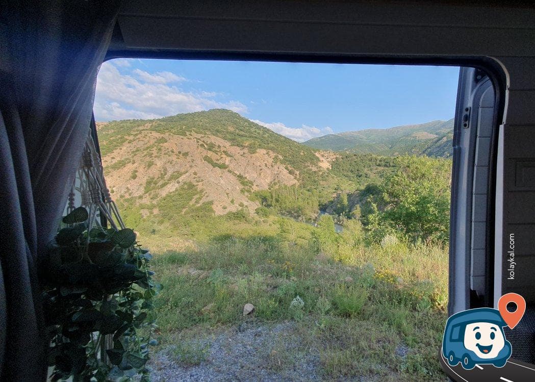 Dağ Manzaralı Nehir Kenarı Kamp Alanı - Şiran, Gümüşhane, foto 2