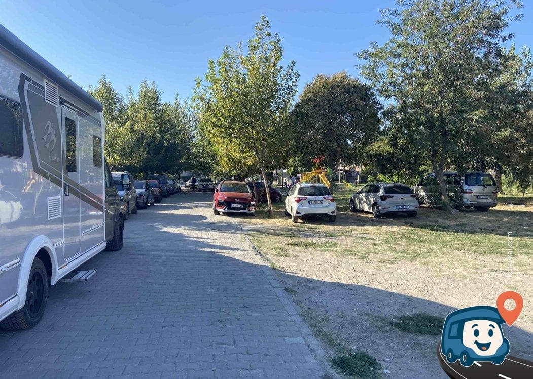 Akçay Kordon Yakını Ücretsiz Otopark ve Park Alanı - Edremit, Balıkesir, foto 4