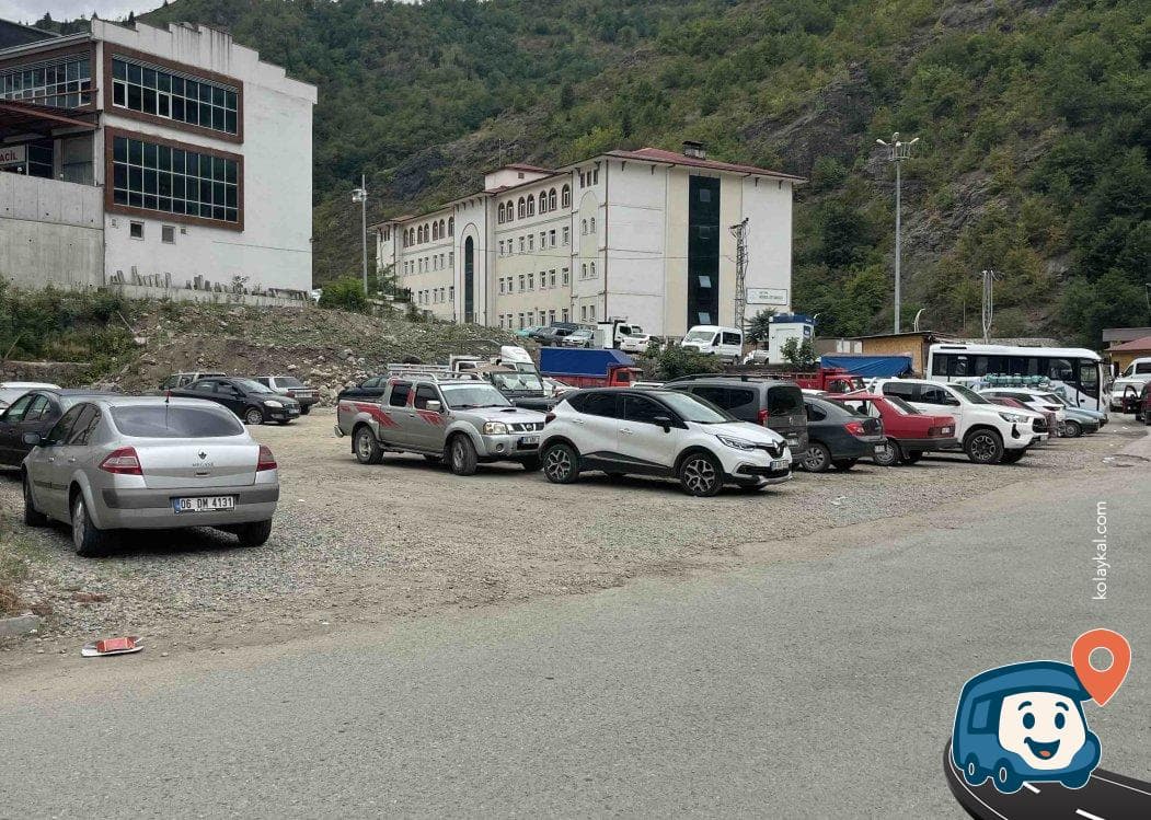Murgul Kaymakamlık Yanı Ücretsiz Otopark - Artvin, foto 2