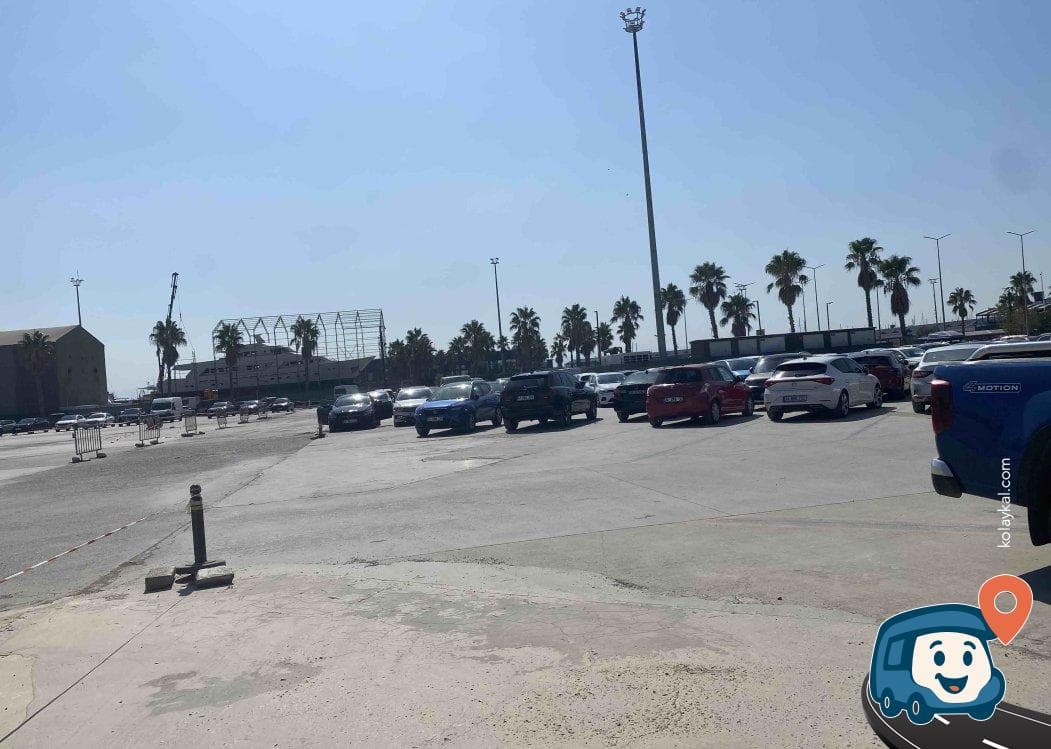 Marina Yanı Avm Otoparkı Ücretsiz Konaklama Alanı - Tuzla, İstanbul, foto 1