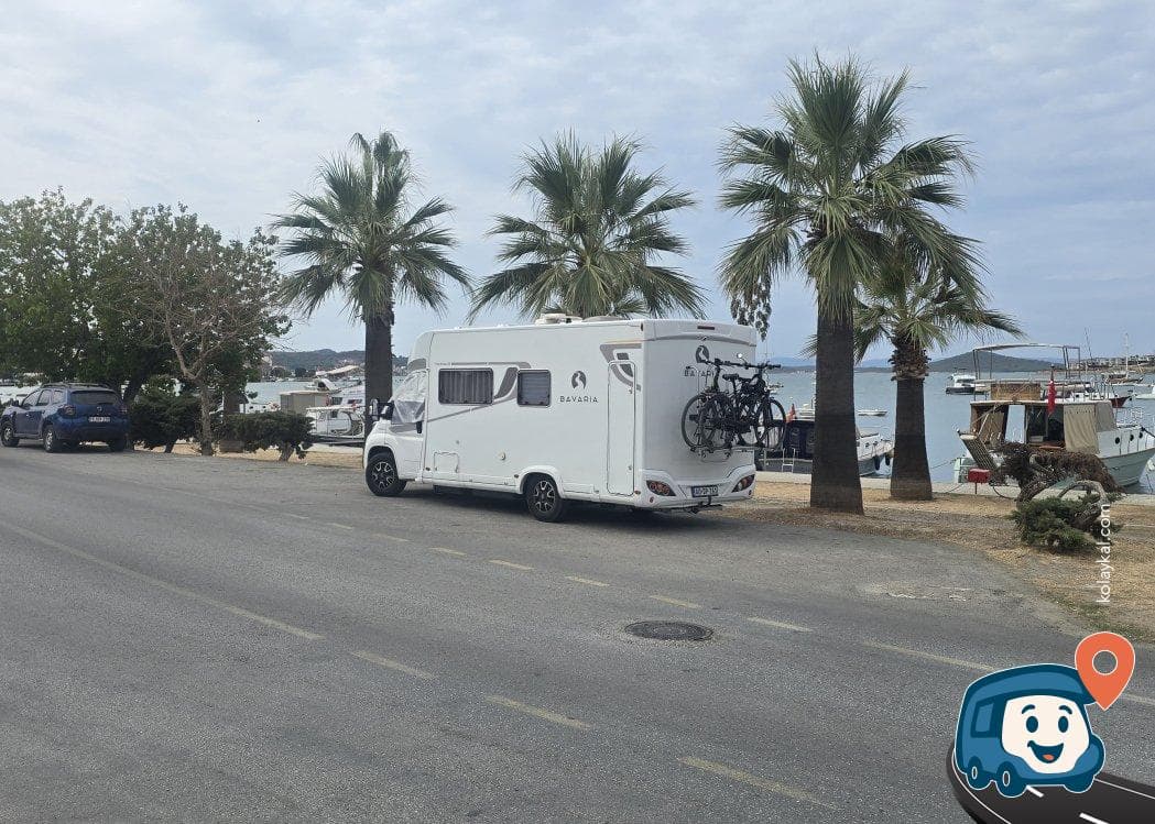 Ayvalık Sahil Kenarı Ücretsiz Otopark ve Kamp Alanı - Balıkesir, foto 2