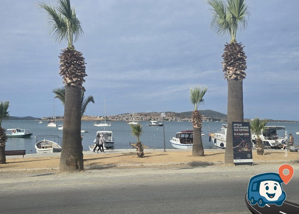 Ayvalık Sahil Kenarı Ücretsiz Otopark ve Kamp Alanı - Balıkesir, foto 3
