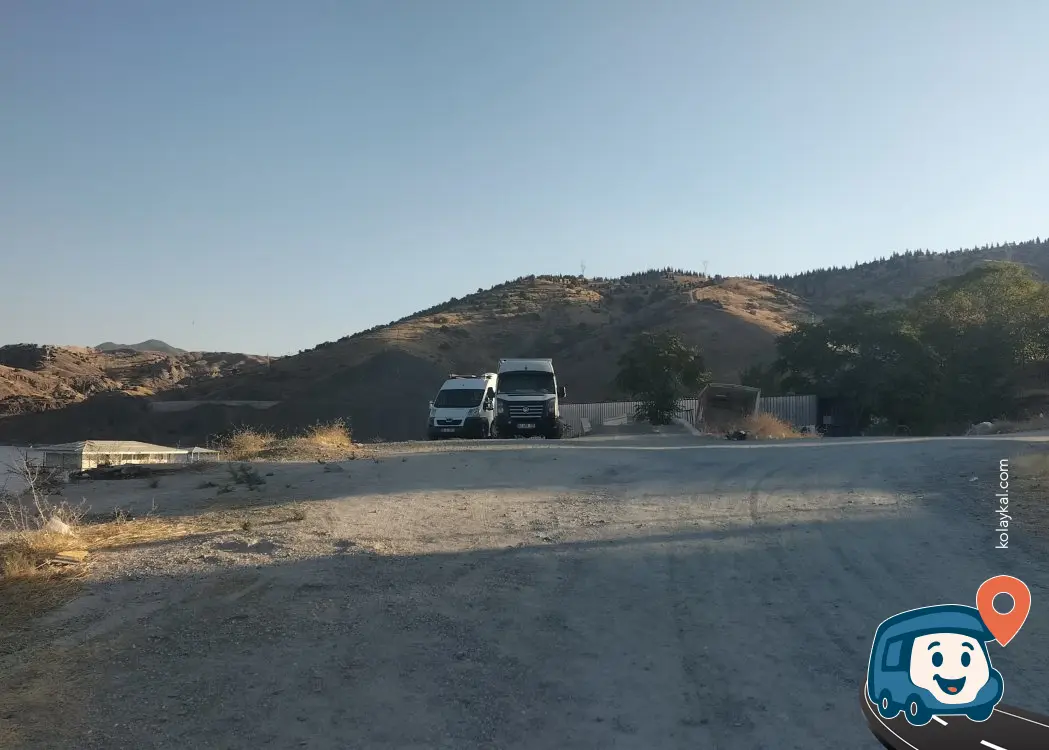 Baraj Gölü Yakını Köprü Altı Kamp ve Balık Tutma Alanı - Kale, Malatya, foto 2