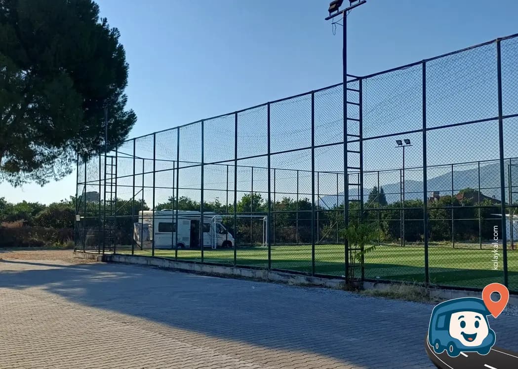 Köy Girişi Otopark ve Kamp Alanı (okul Yanı) - Köyceğiz, Muğla, foto 1