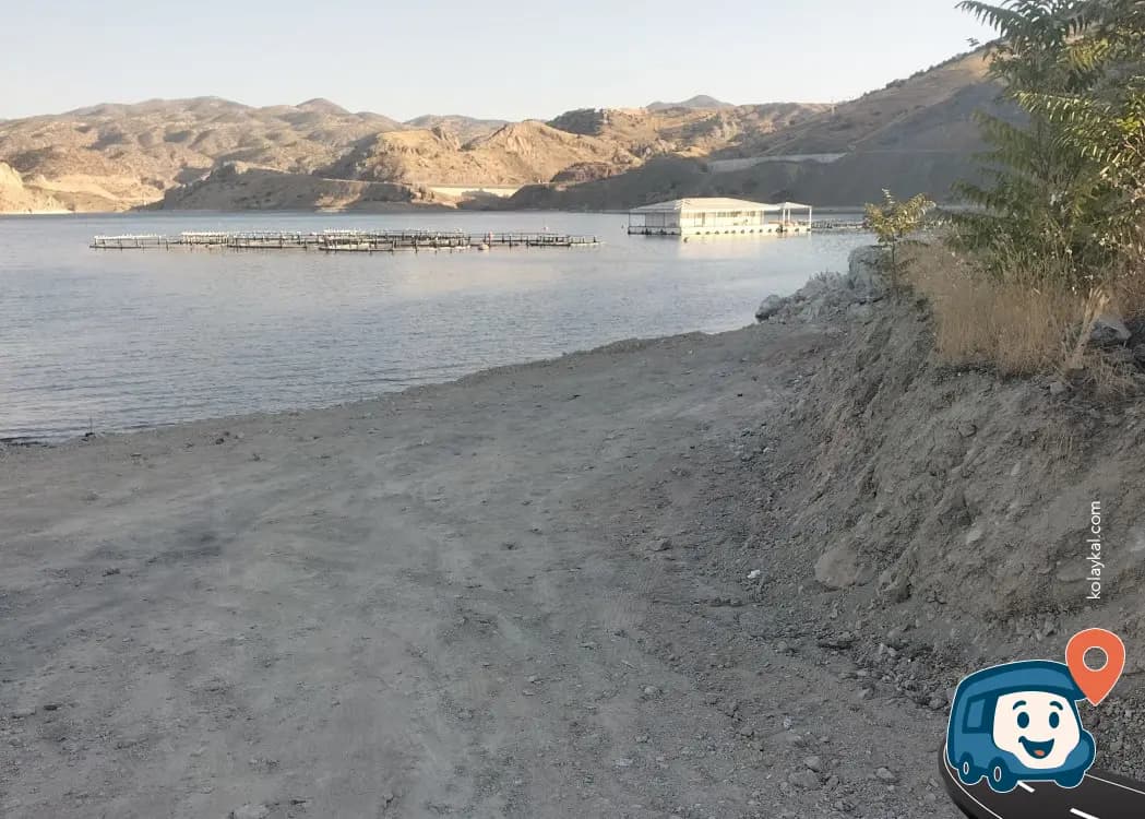Baraj Gölü Yakını Köprü Altı Kamp ve Balık Tutma Alanı - Kale, Malatya, foto 4
