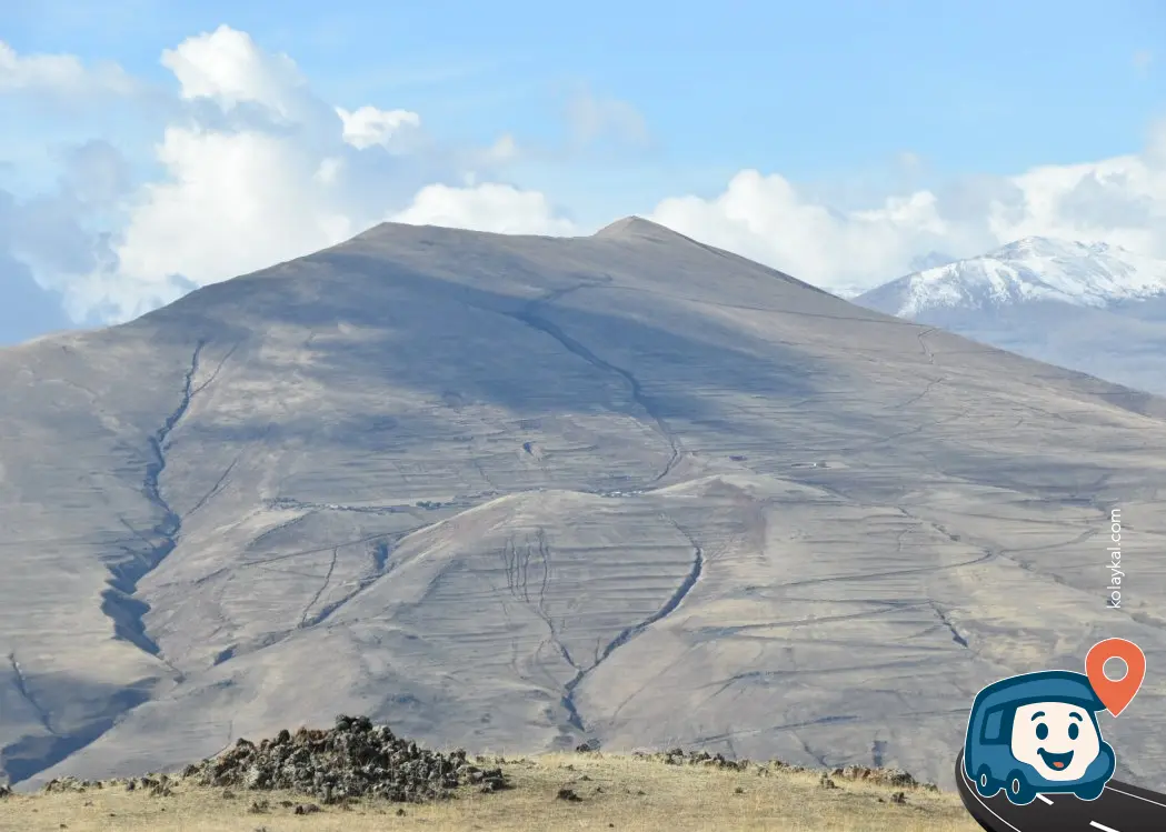 Korhan Meteor Çukuru ve Kamp Alanı - Iğdır Merkez, Iğdır, foto 2
