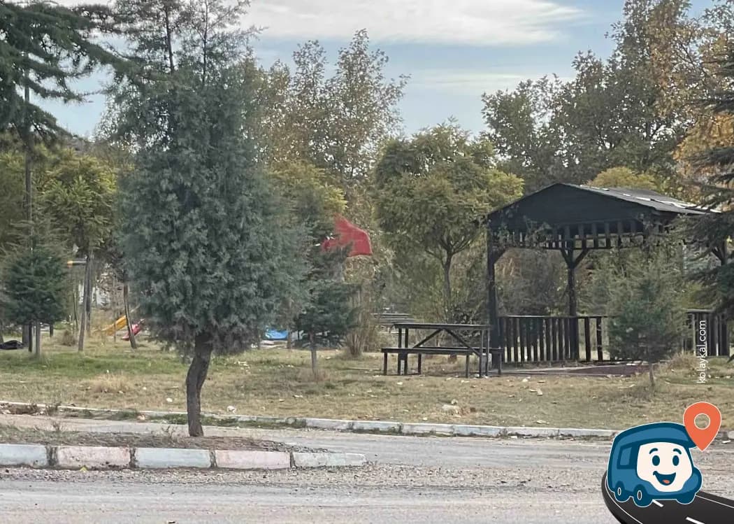 Kırşehir İçme Suyu Çeşmesi Yanı Otopark ve Dinlenme Alanı - Karakeçili, Kırıkkale, foto 3