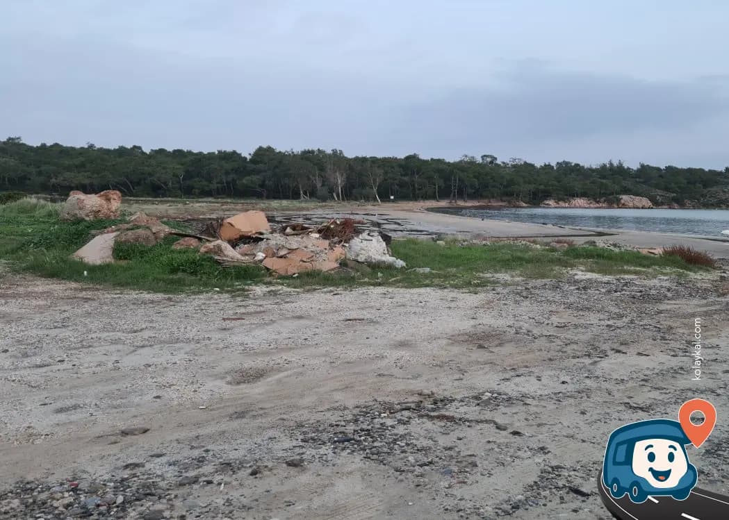Altınova Sahili Çakıllı Otopark - Ayvalık, Balıkesir, foto 1