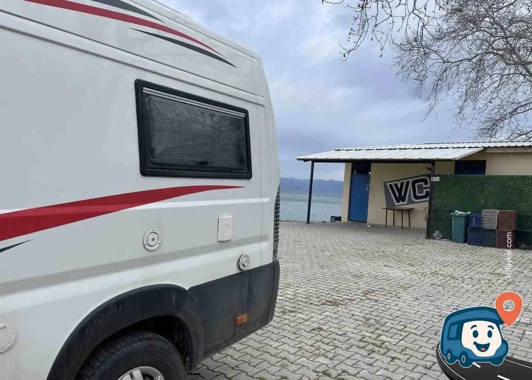 İznik Gölü Boyalıca Sahili Dinlenme ve Otopark Alanı - İzni̇k, Bursa, foto 1