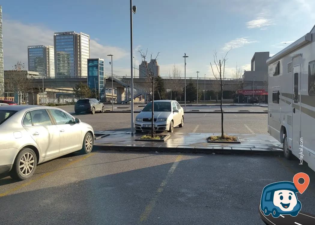 Ankara Çevre Yolu Metro Durağı Otoparkı - Çankaya, foto 1