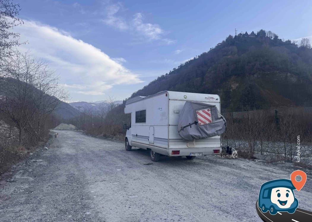 Fırtına Vadisi Kenarında Sakin Kamp ve Park Alanı - Ardeşen, Rize, foto 1