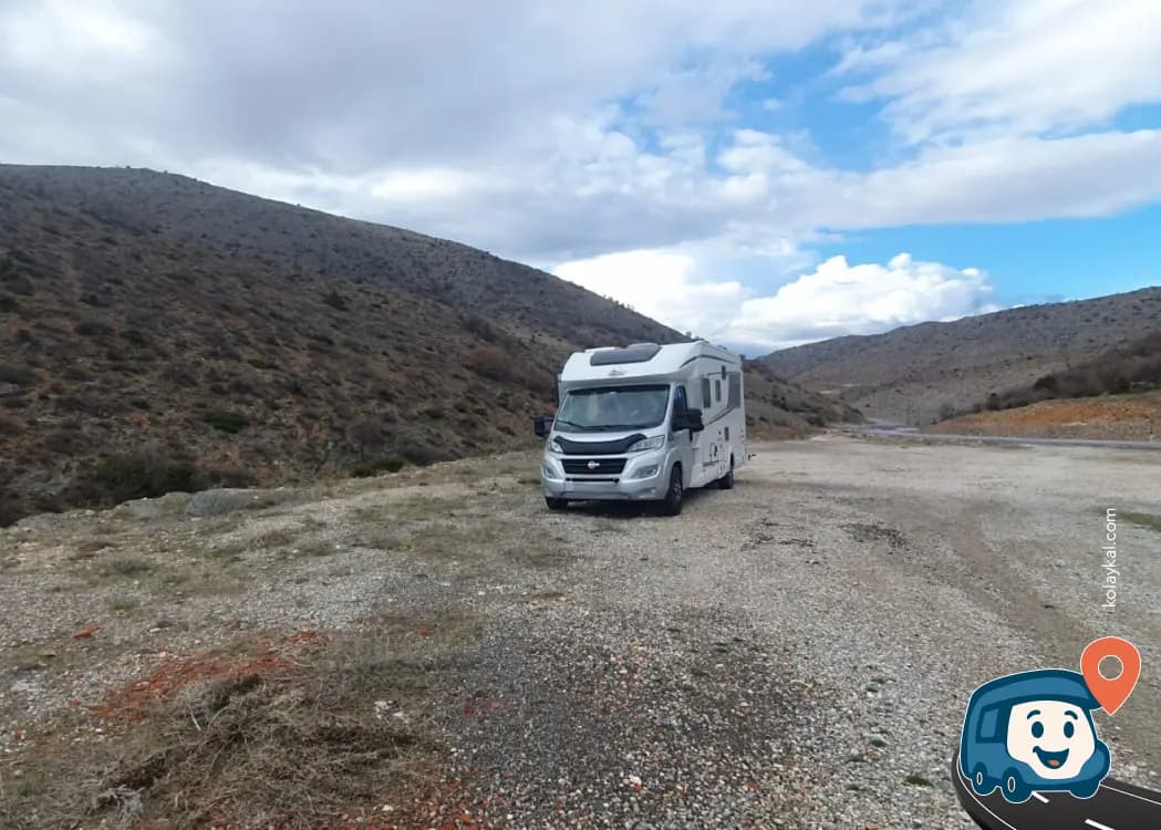 D877 Yol Kenarı Konaklama Alanı - İliç, Erzincan, foto 1