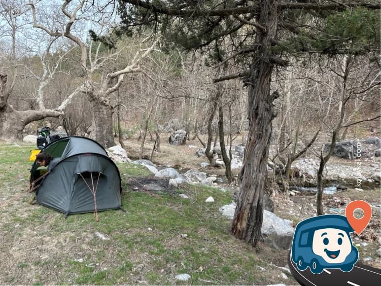 Nehir Kenarı Vahşi Kamp Noktası - Pozantı, Adana, foto 1