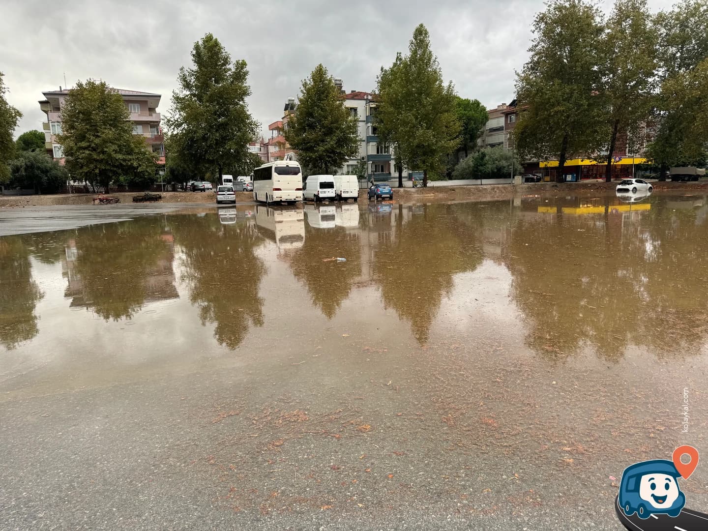 Ücretsiz Geniş Otopark - Selçuk, İzmir, foto 1