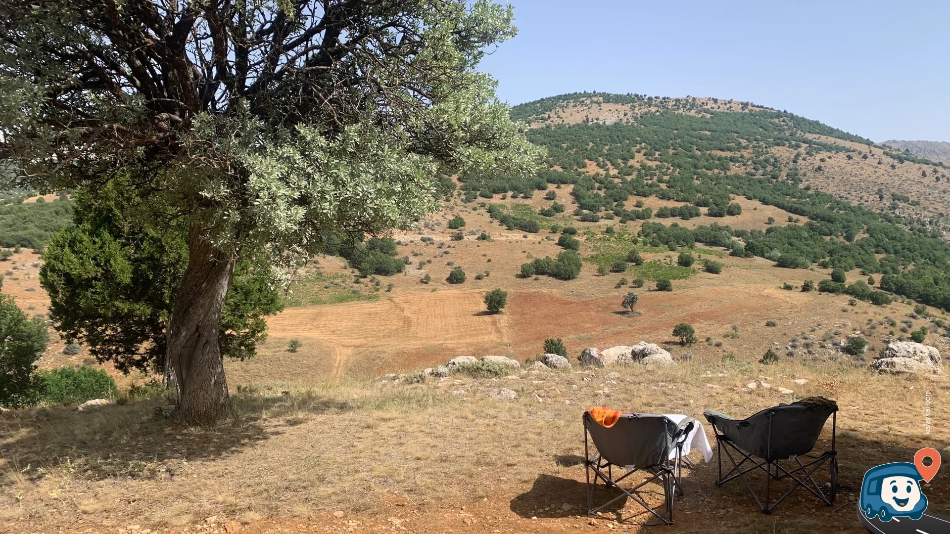 Manzaralı Gölgelik Ağaç - Tufanbeyli, Adana, foto 1