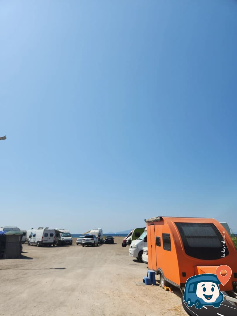 Dikili Sahili'nde Kamp Alanı (loca) - İzmir, foto 2