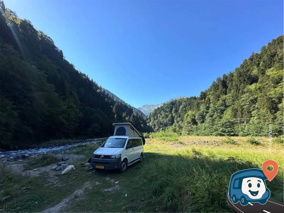 Nehir Kenarı Kamp Alanı - Çamlıhemşin, Rize, foto 1