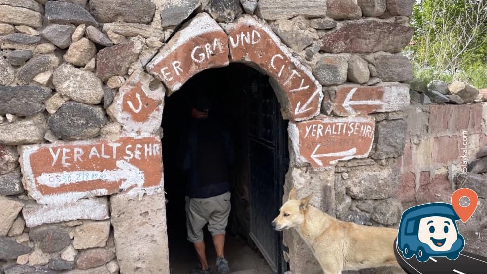 Özlüce Yeraltı Şehri - Derinkuyu, Nevşehir, foto 2