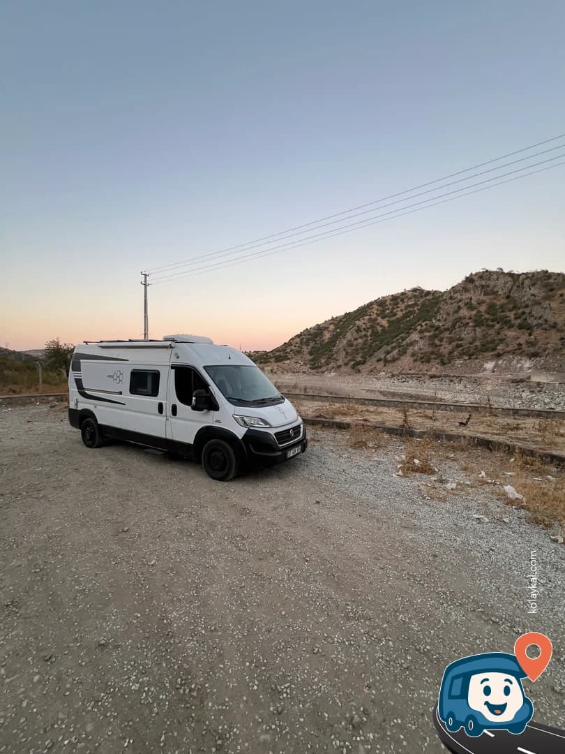Kestel Barajı Kenarı Anıt Mezar - Bergama, İzmir, foto 1