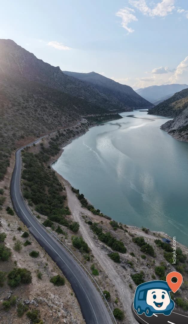 Nehir Kenarı Vahşi Kamp Alanı - Kemaliye, Erzincan, foto 1