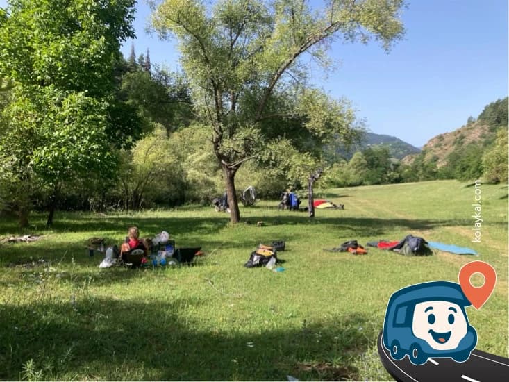 Dere Kenarında Sakin Çayır - Şavşat, Artvin, foto 1