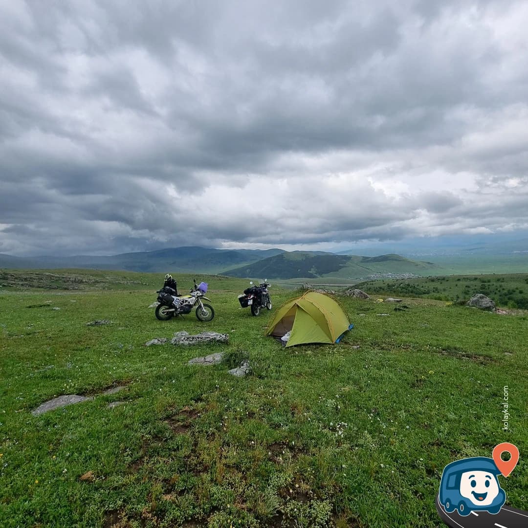 Tepenin Arkasındaki Vahşi Kamp Alanı - Ardahan Merkez, Ardahan, foto 1