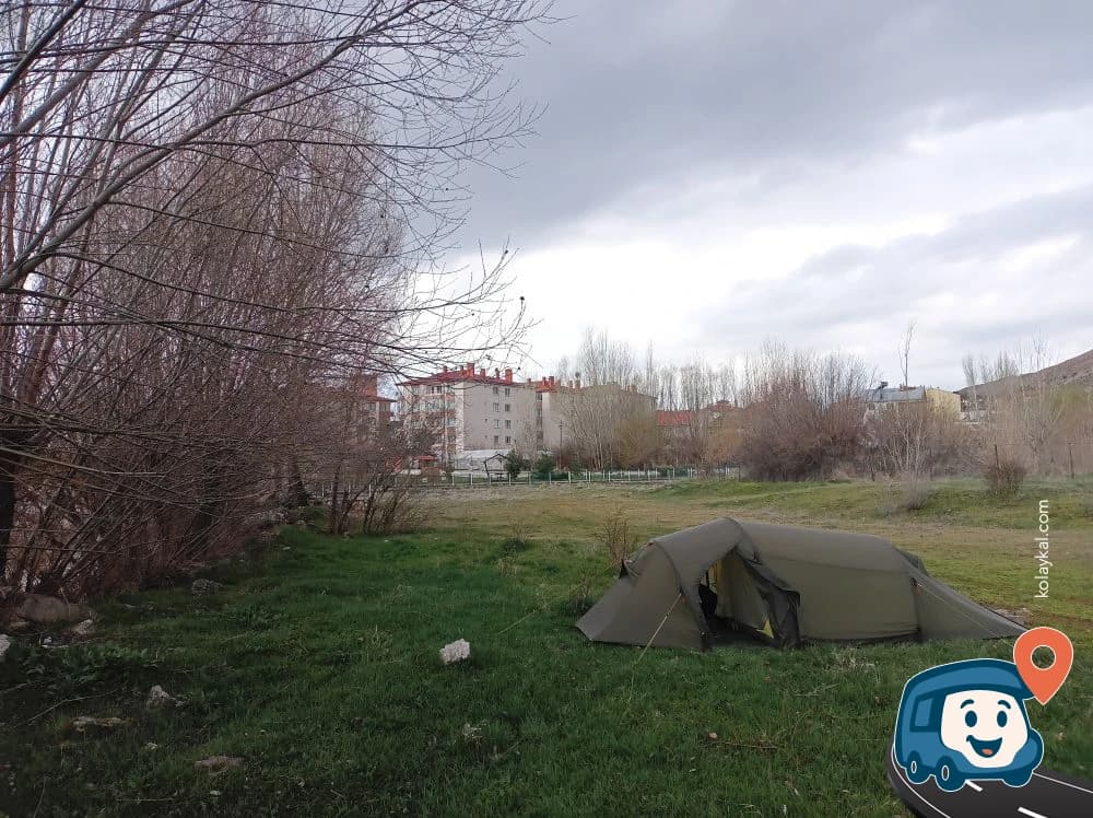 Nehir Kenarı Vahşi Kamp Alanı - Zara, Sivas, foto 2