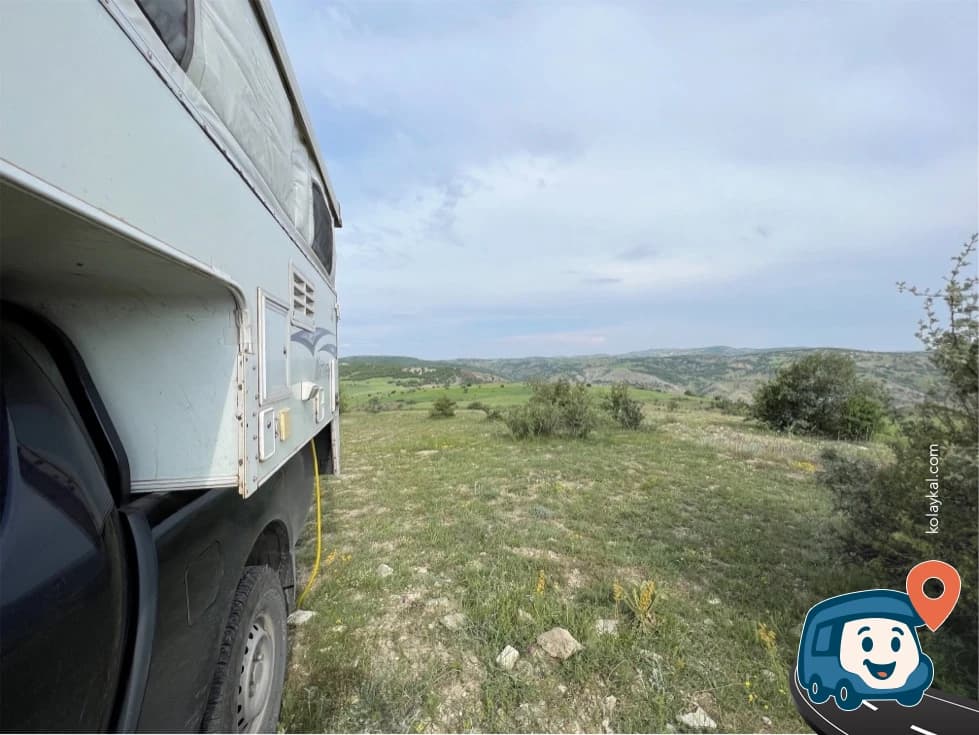 Yıkılmış Rüzgar Türbini Yanı Kamp Alanı - Alaca, Çorum, foto 2
