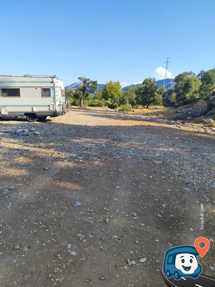 Nehir Kenarı Vahşi Kamp Alanı - Alanya, Antalya, foto 1